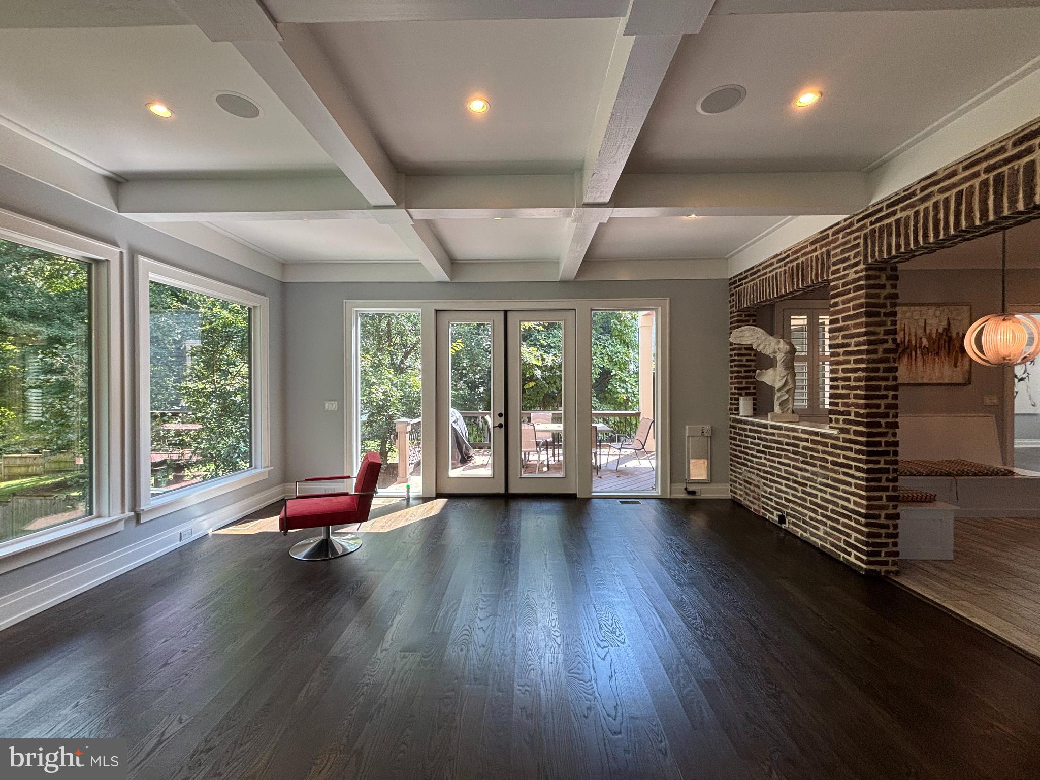 VIENNA WOODS - Residential