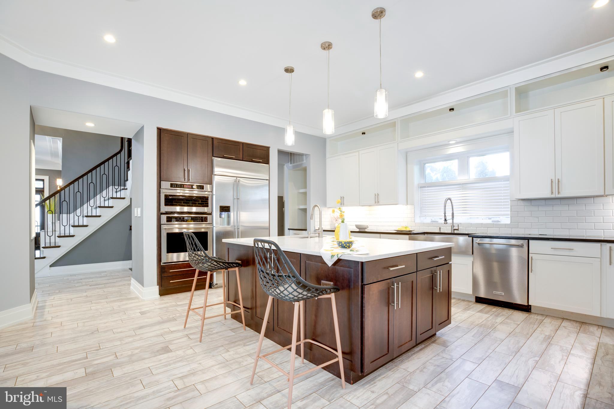 VIENNA WOODS - Residential