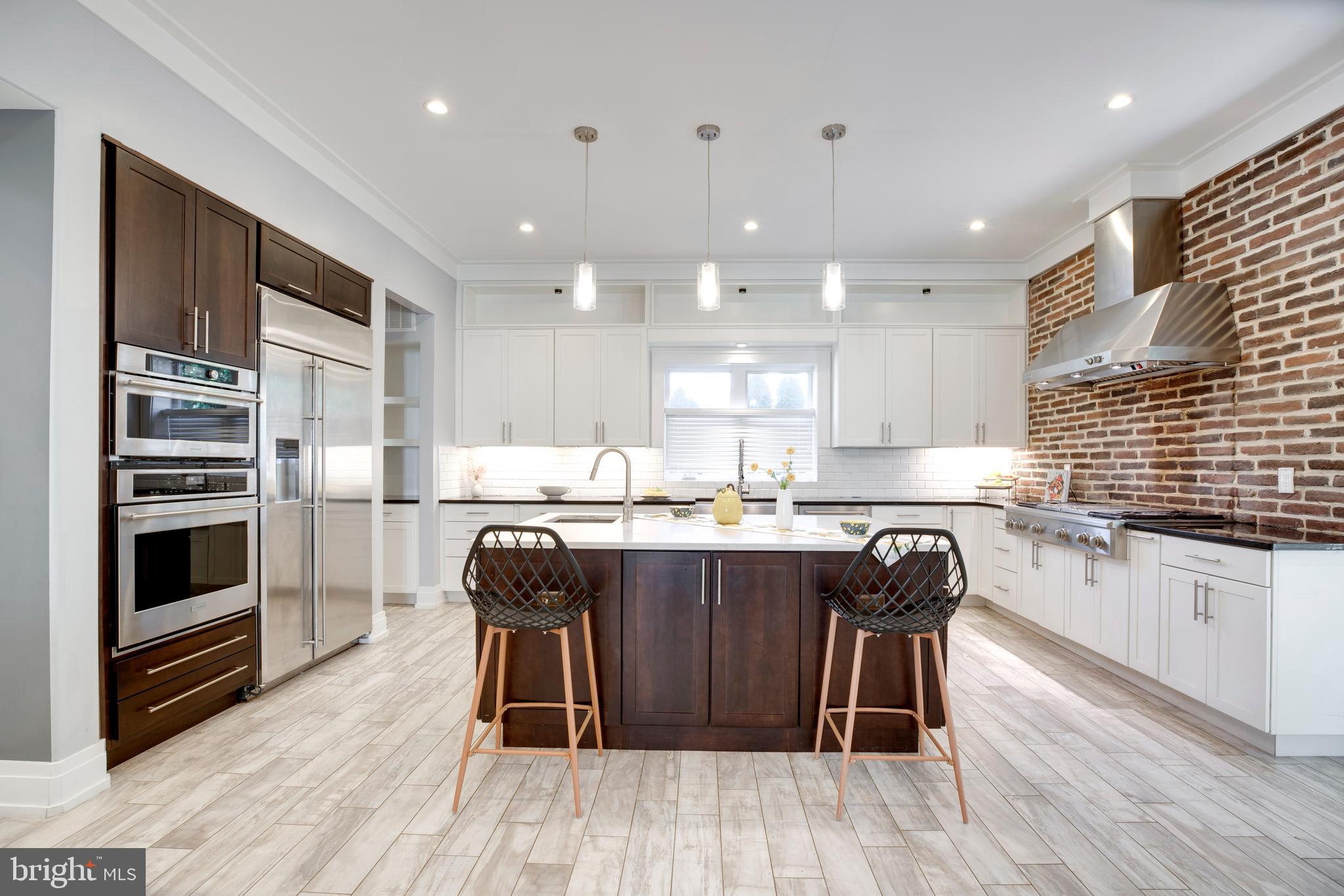 VIENNA WOODS - Residential