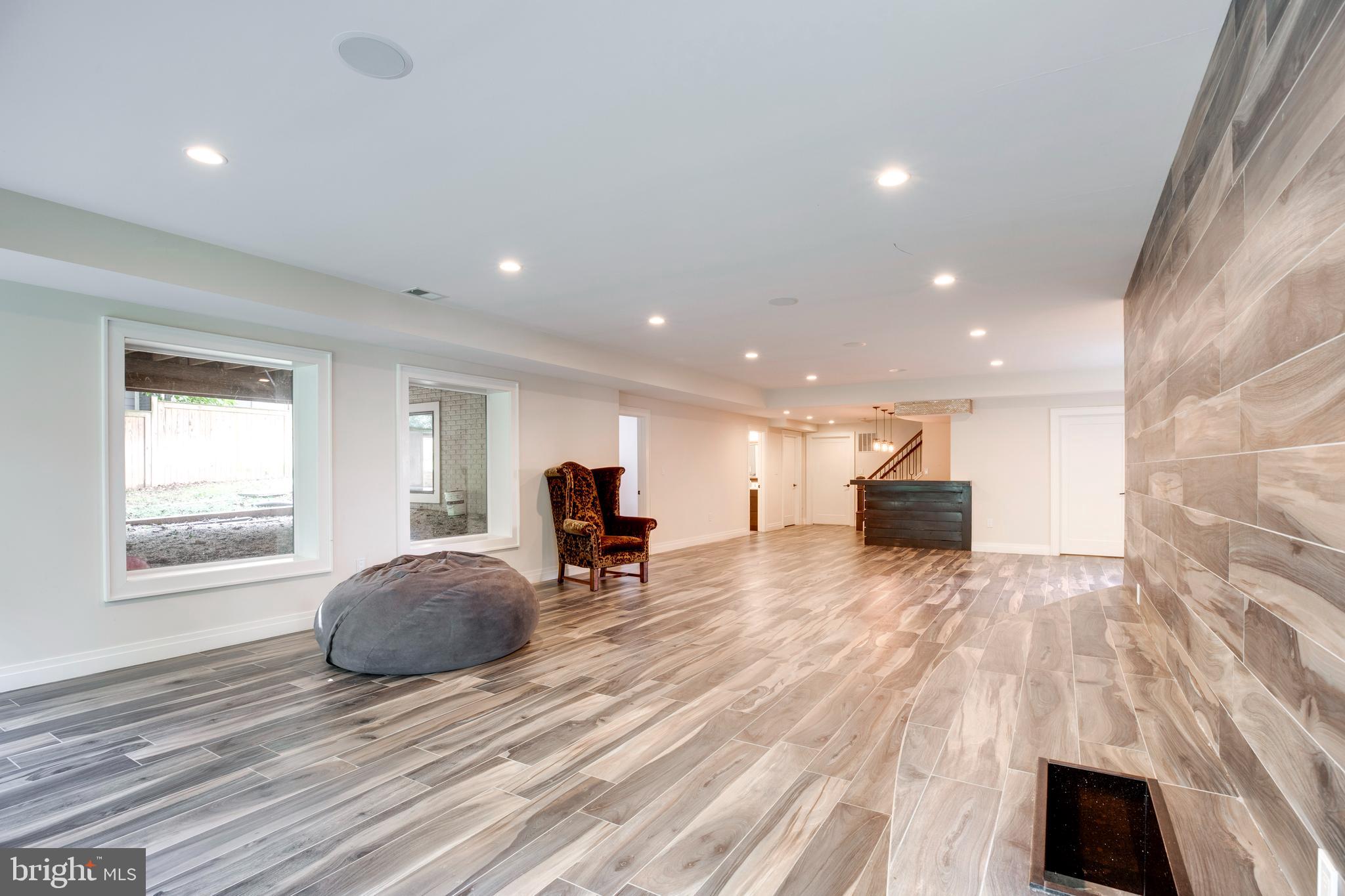 VIENNA WOODS - Residential