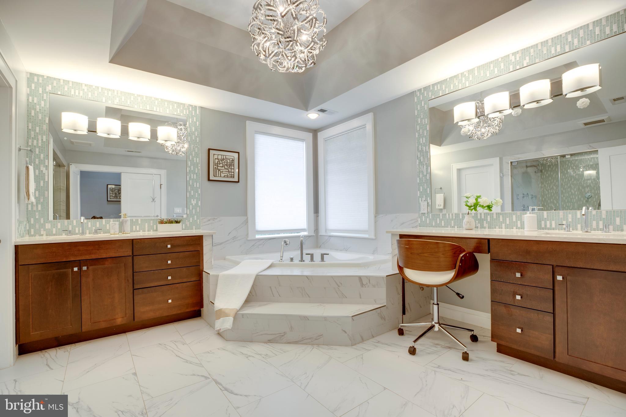 VIENNA WOODS - Residential