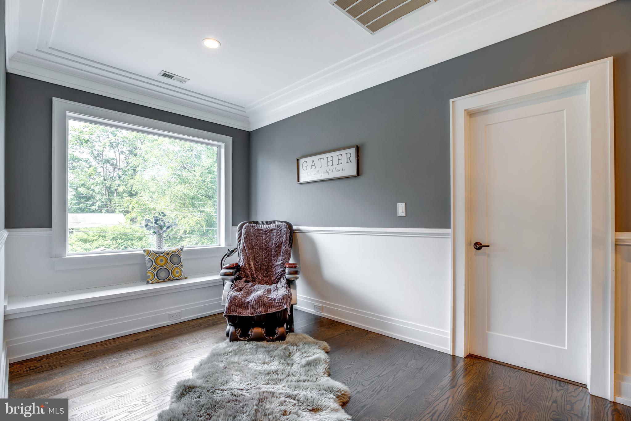 VIENNA WOODS - Residential