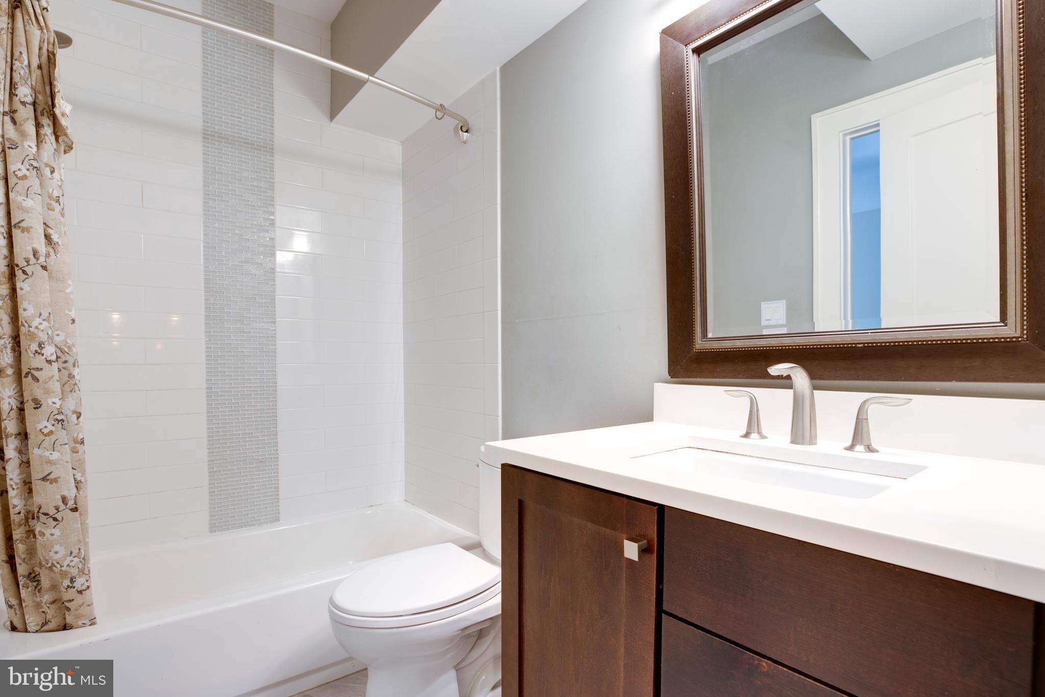 VIENNA WOODS - Residential