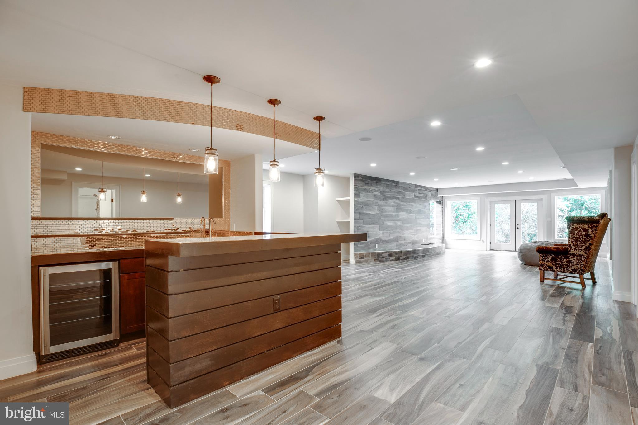 VIENNA WOODS - Residential