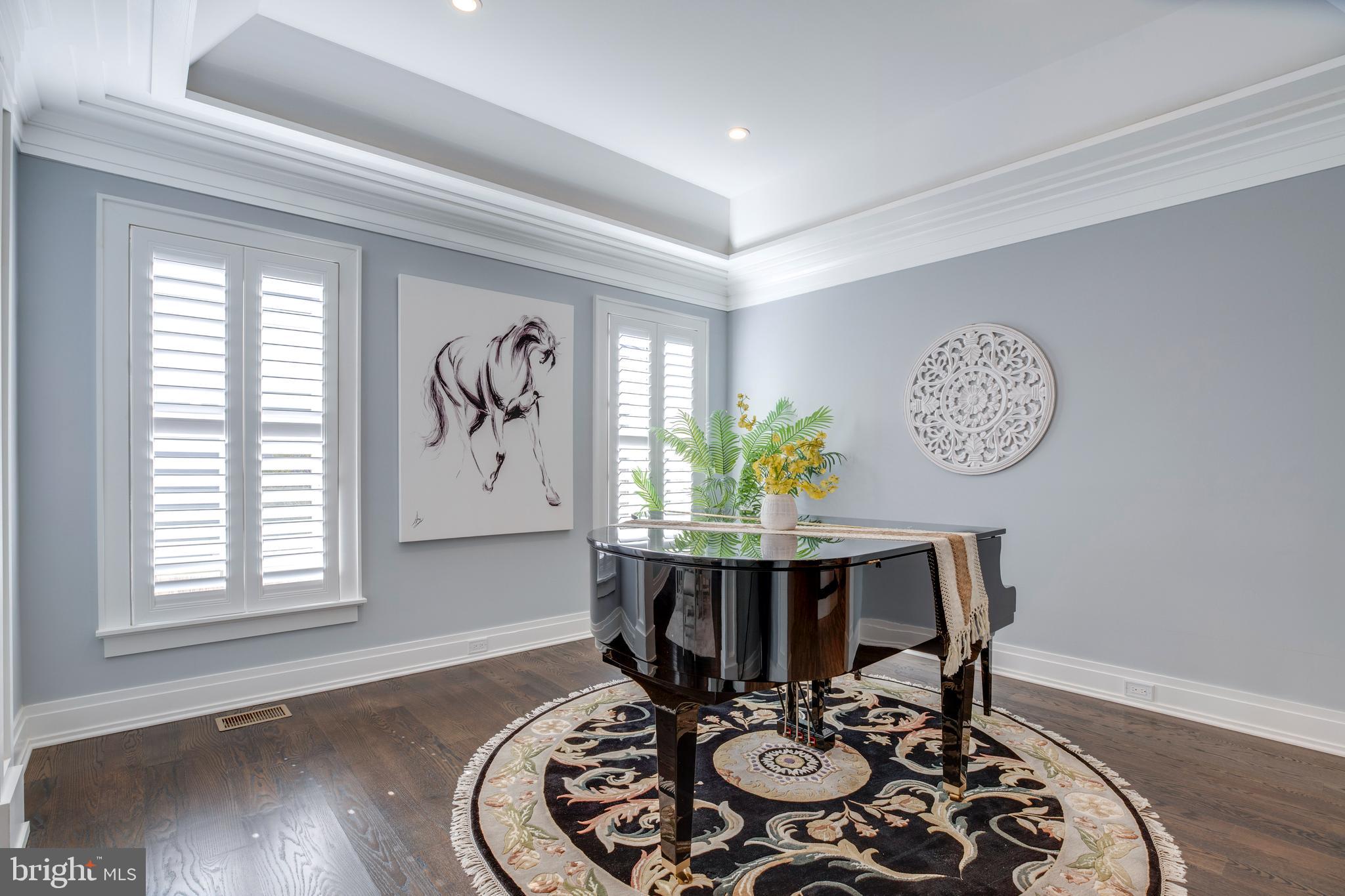 VIENNA WOODS - Residential