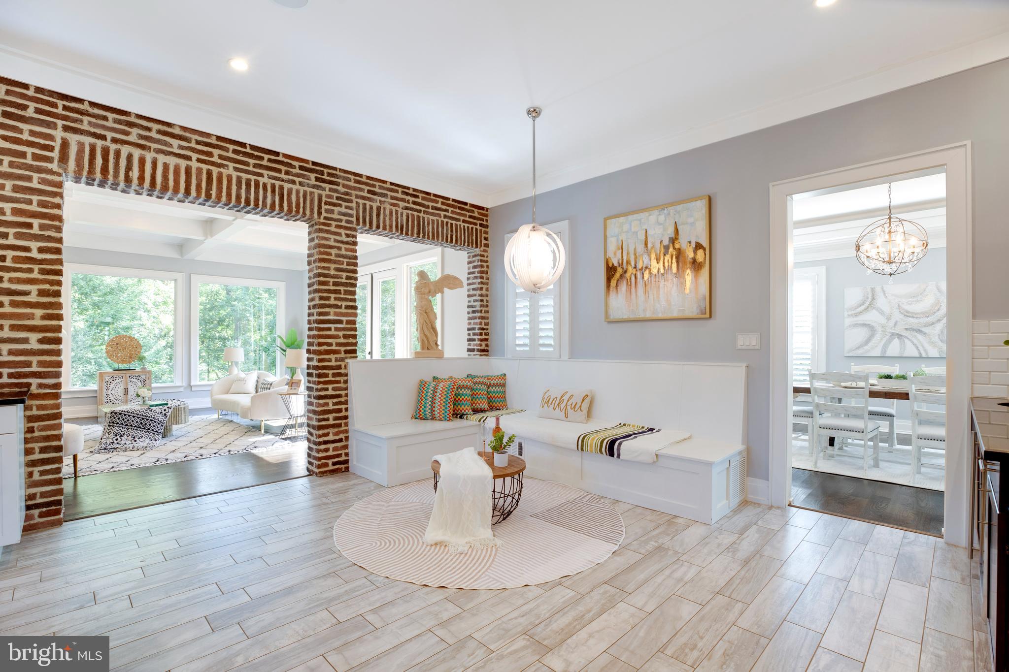 VIENNA WOODS - Residential