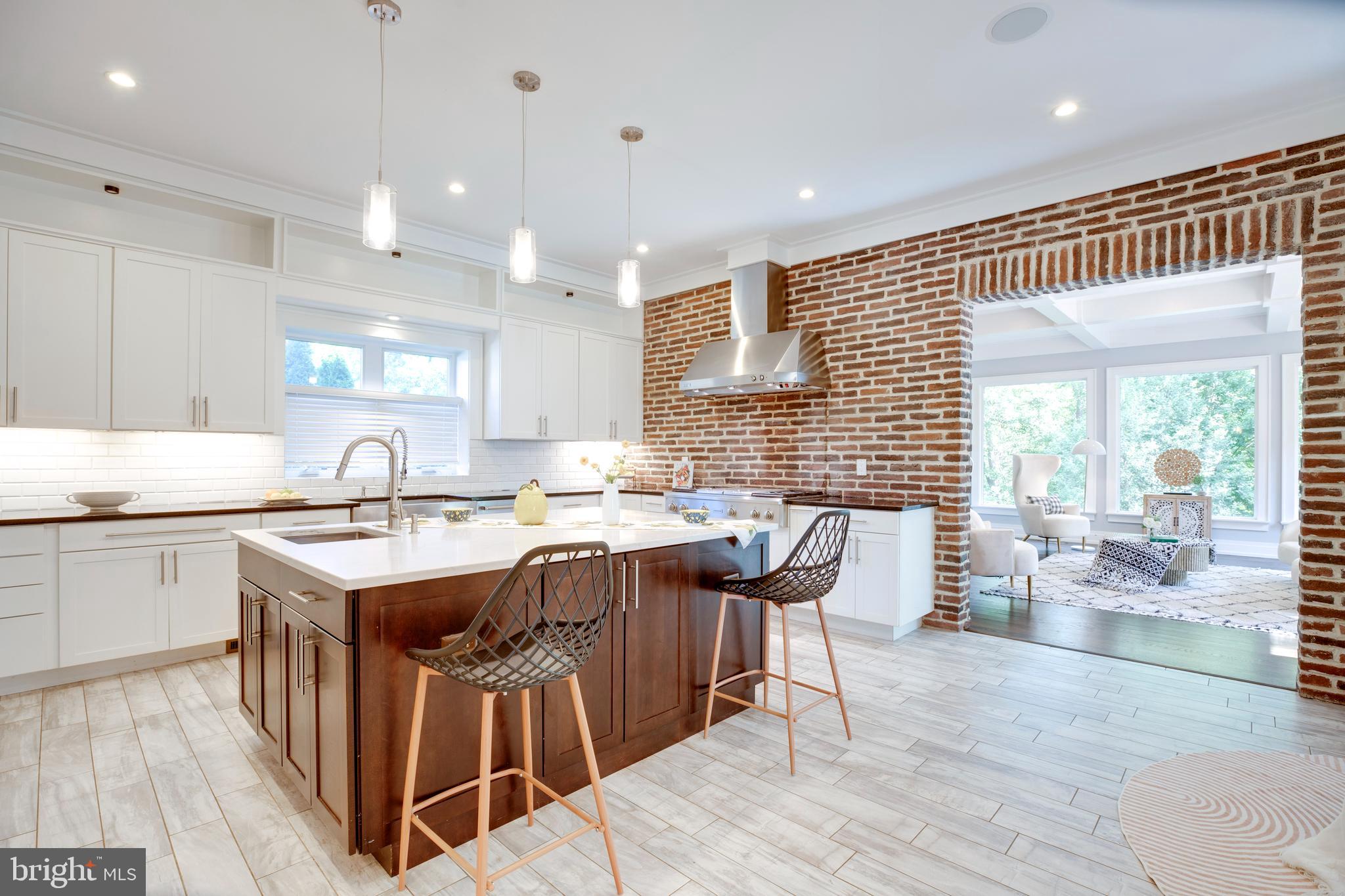 VIENNA WOODS - Residential