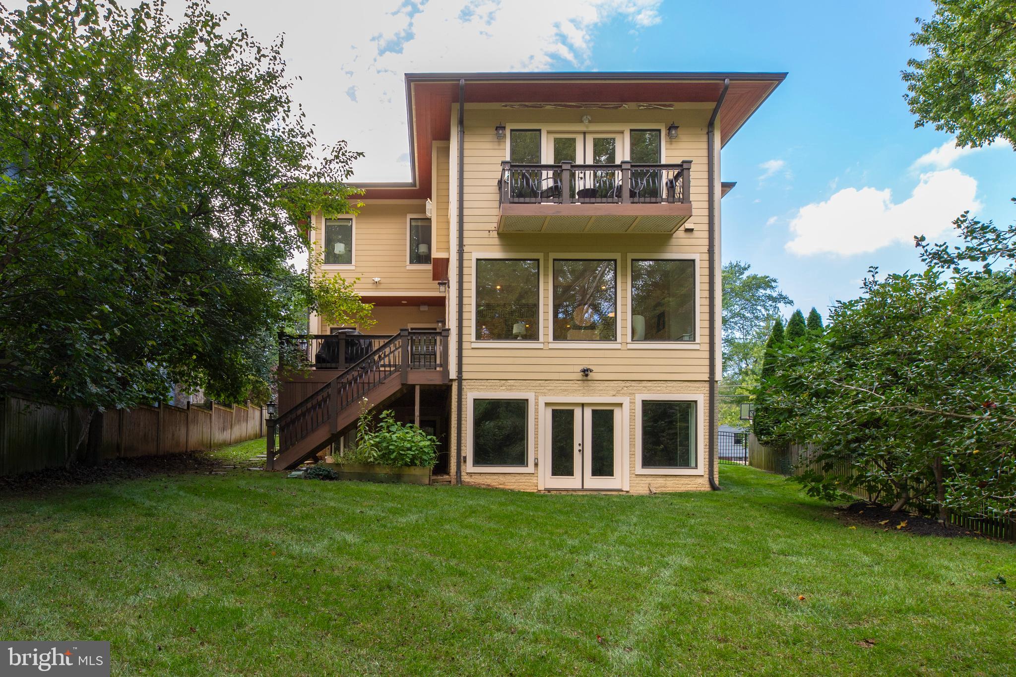 VIENNA WOODS - Residential