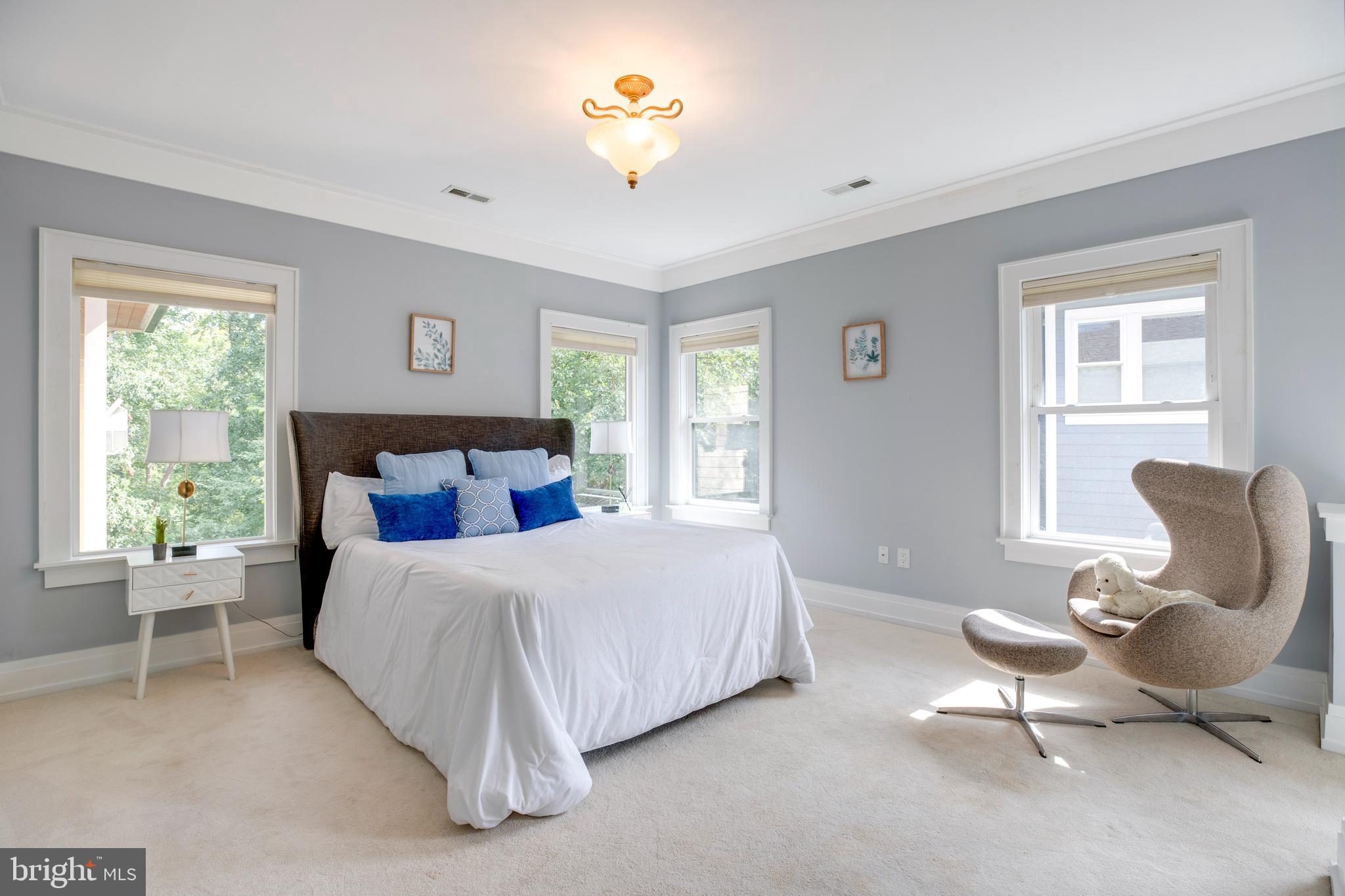 VIENNA WOODS - Residential