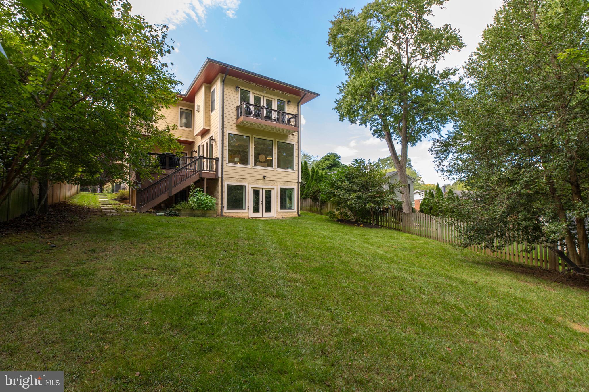 VIENNA WOODS - Residential