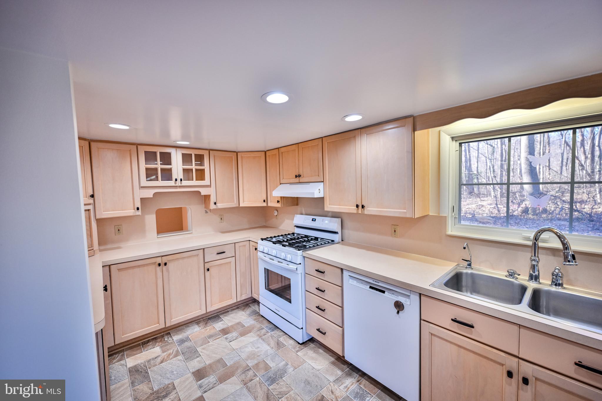 KINGSVILLE - Residential