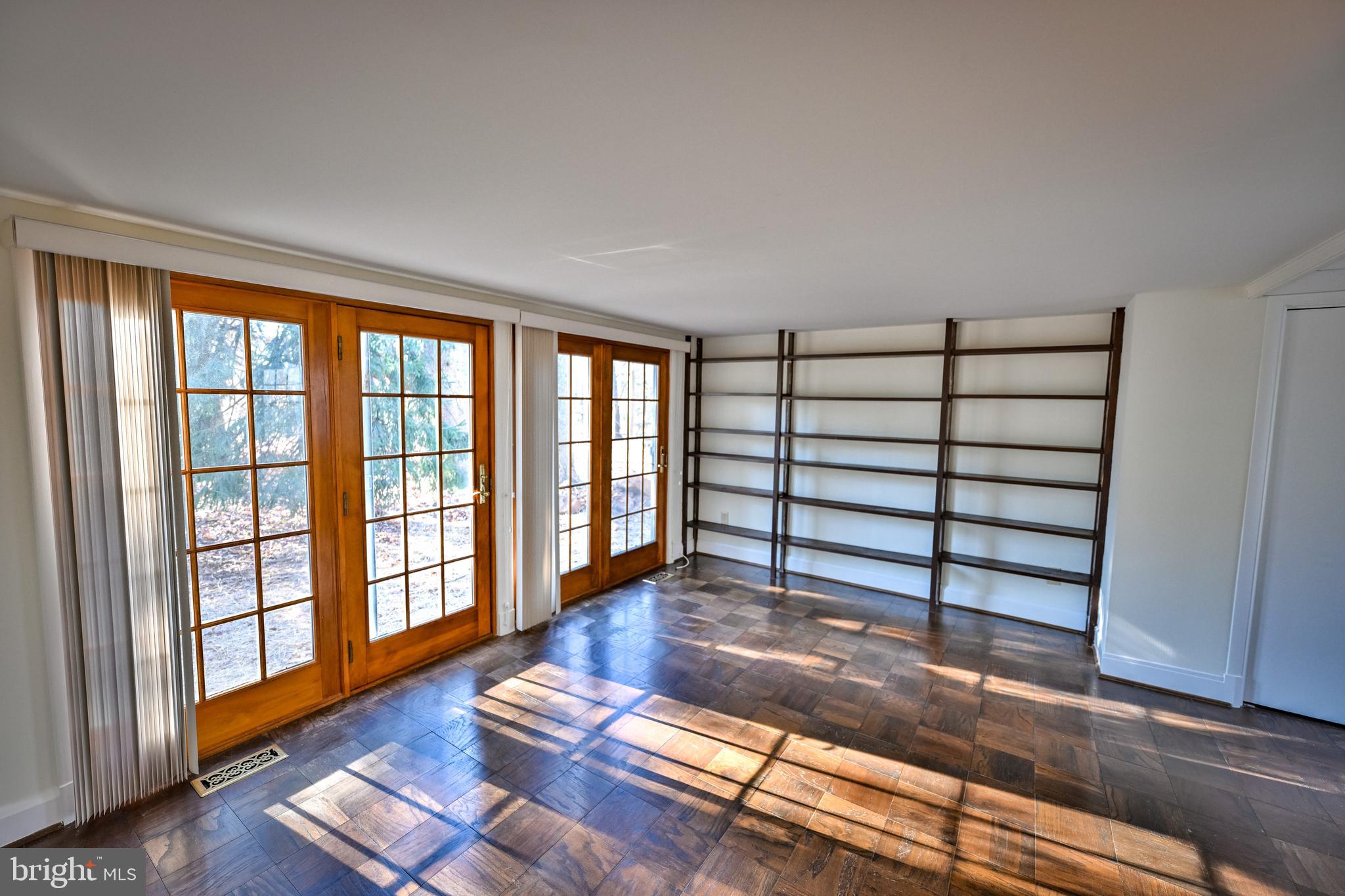 KINGSVILLE - Residential