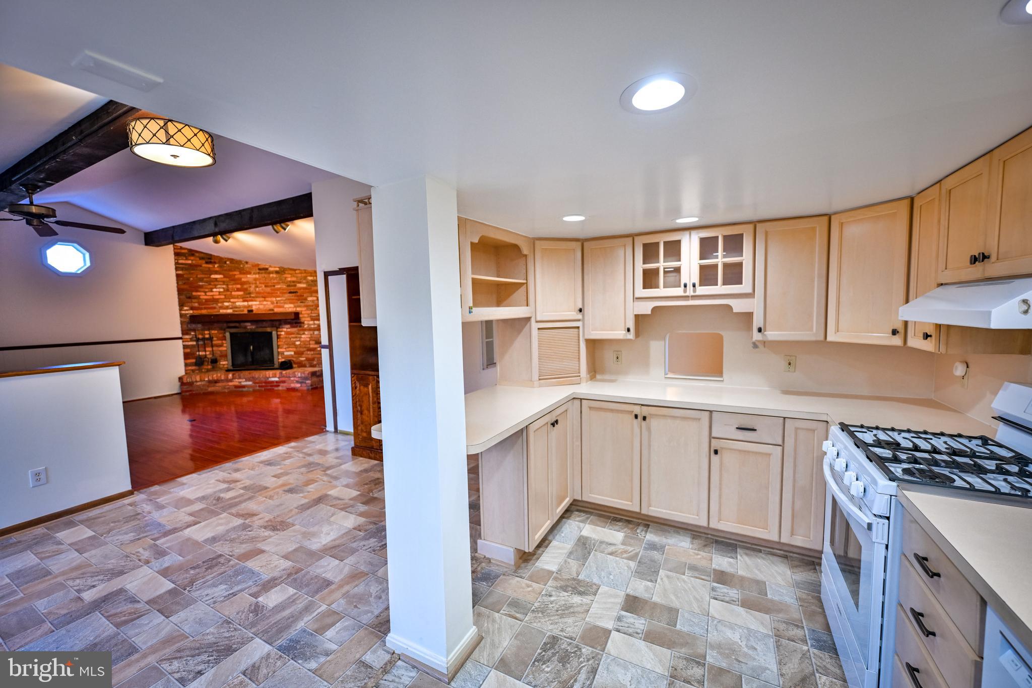 KINGSVILLE - Residential