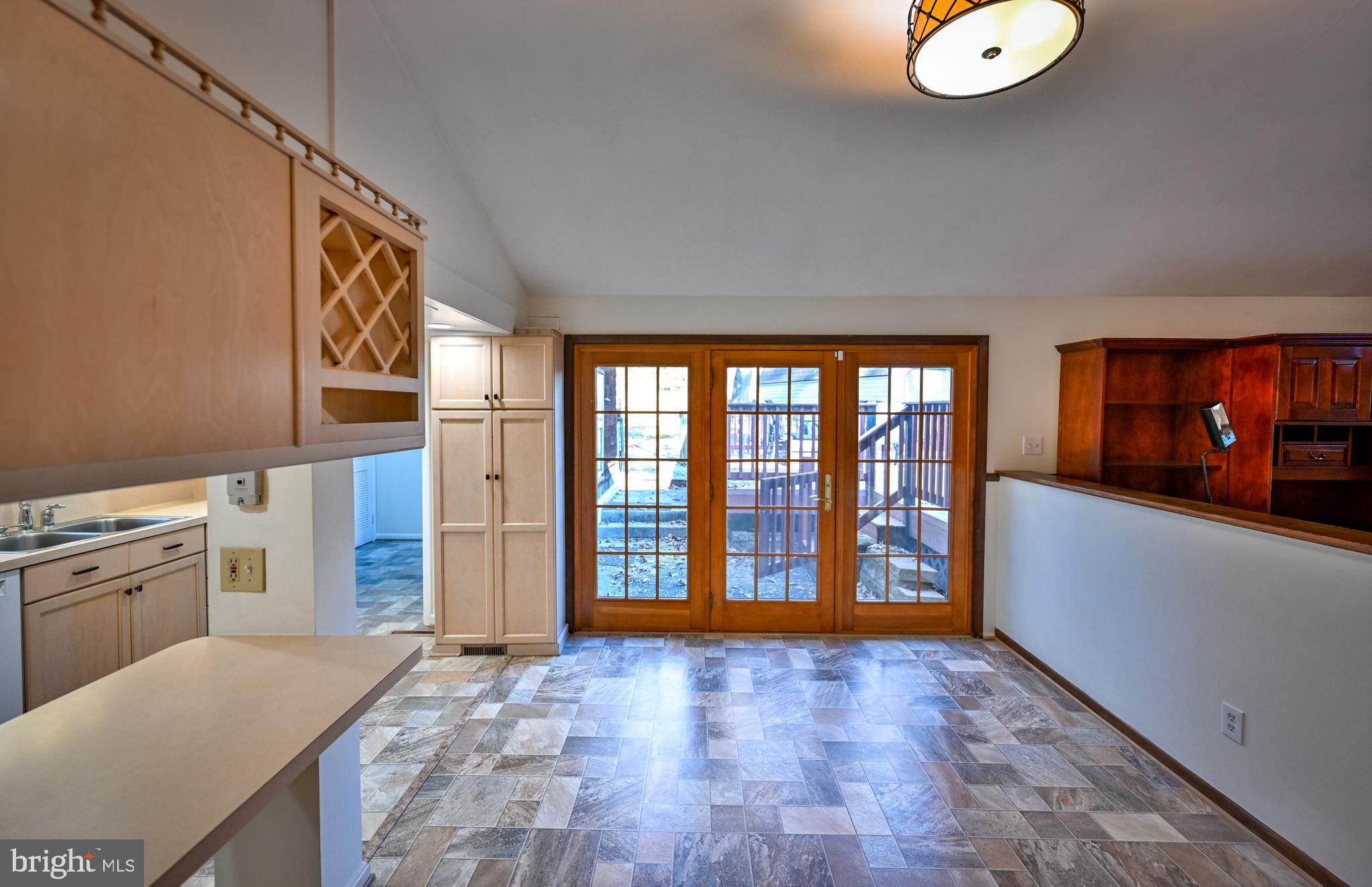 KINGSVILLE - Residential