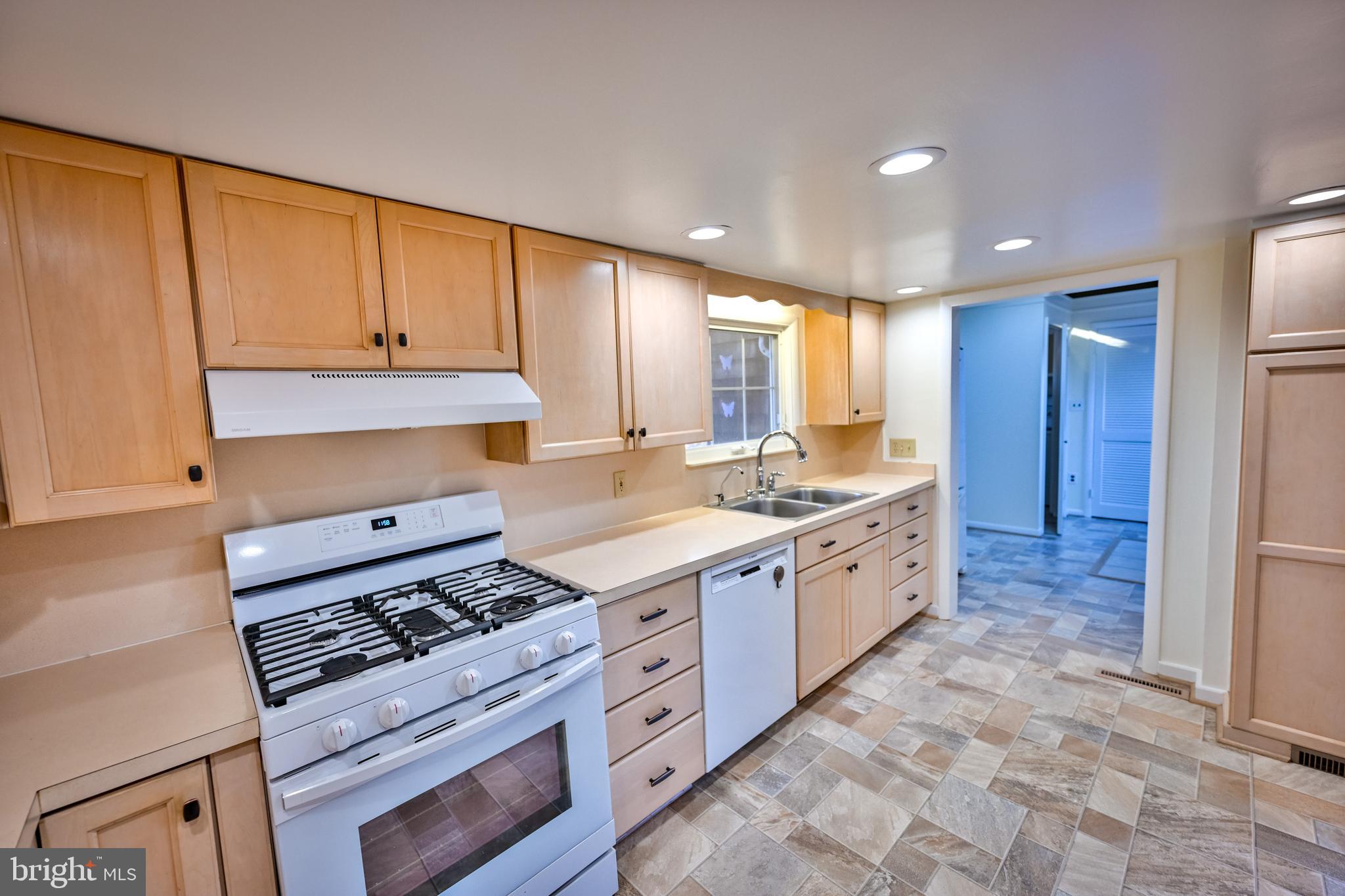 KINGSVILLE - Residential