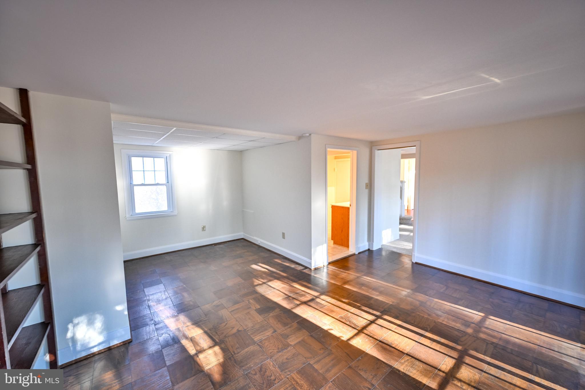 KINGSVILLE - Residential