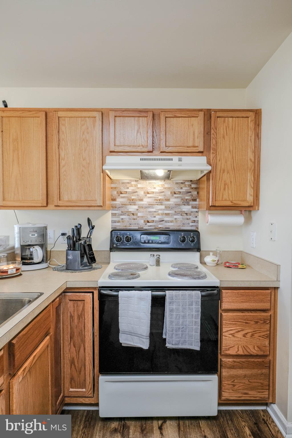 BUNKER HILL TOWNHOMES - Residential