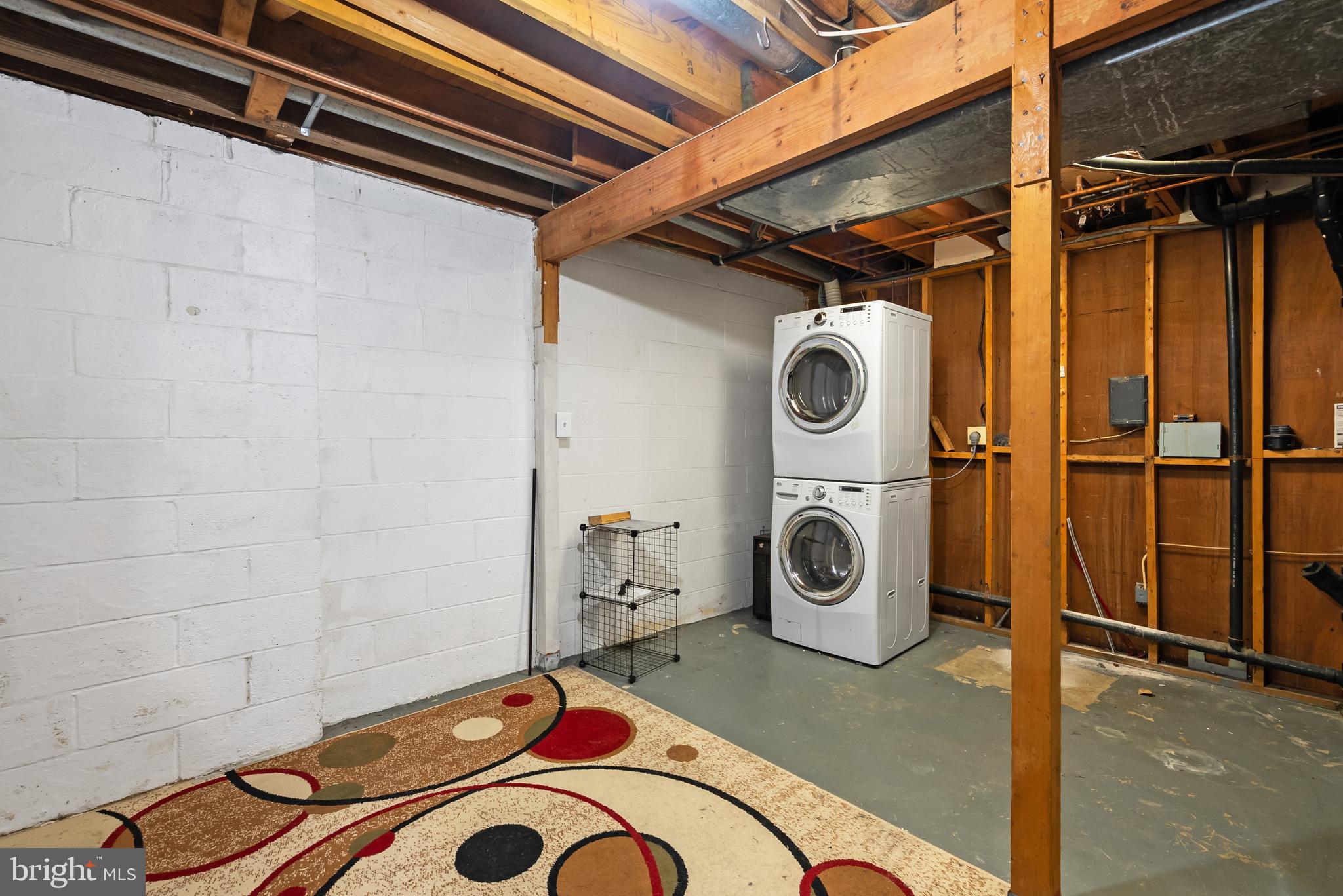 CROFTON SQUARE - Residential Lease