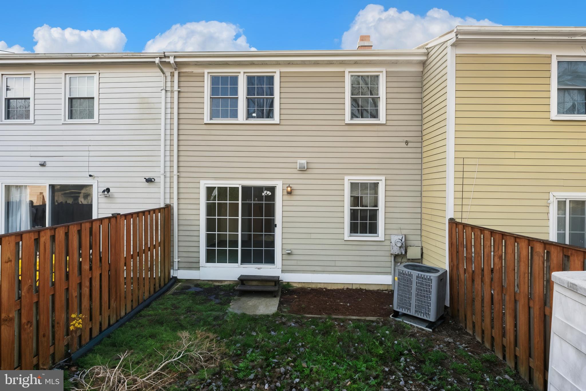 CROFTON SQUARE - Residential Lease