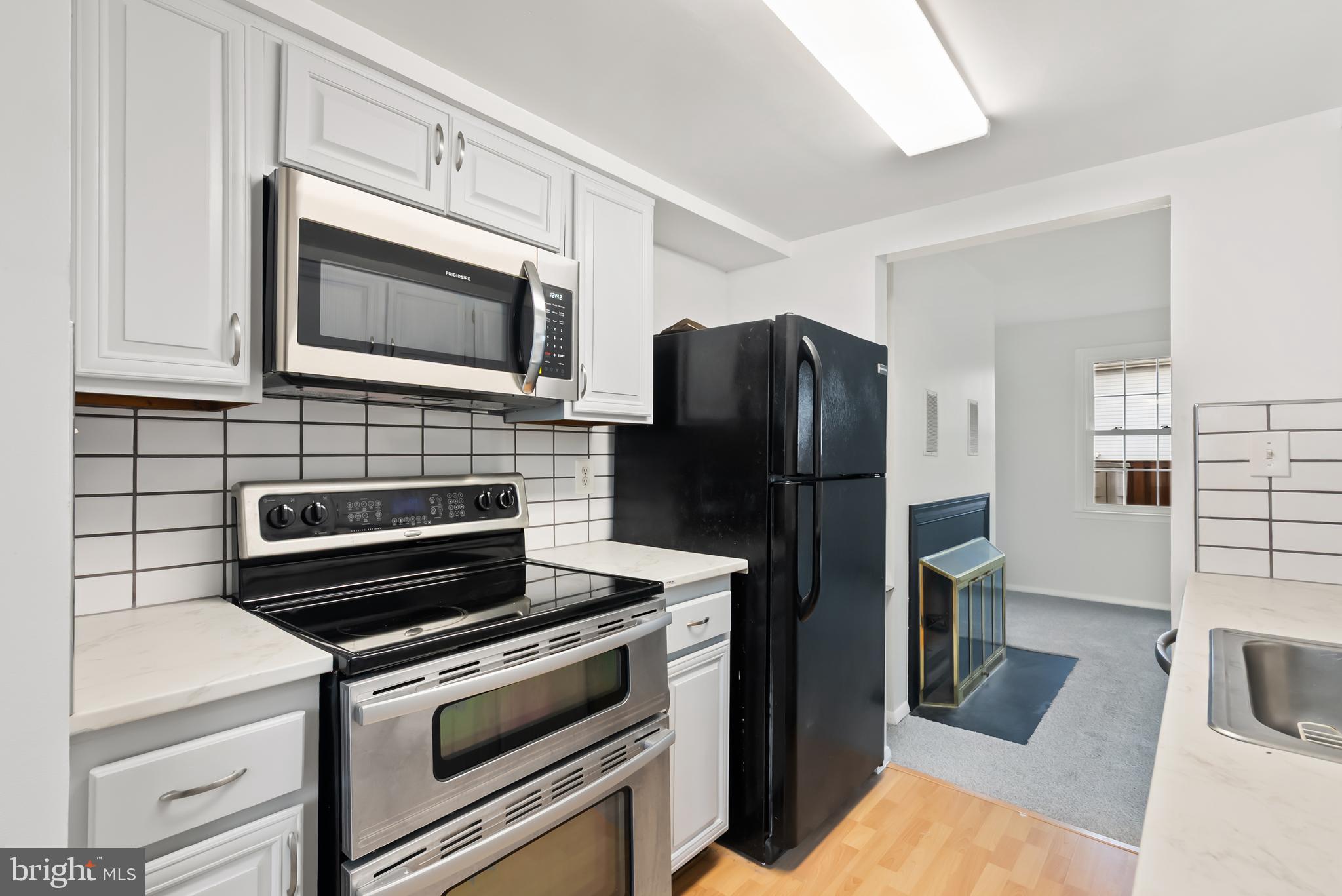 CROFTON SQUARE - Residential Lease