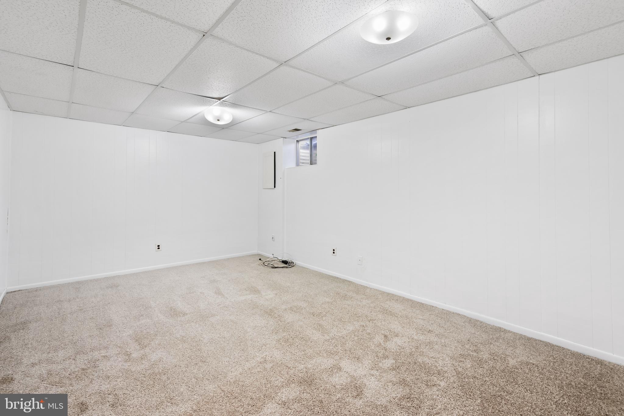 CROFTON SQUARE - Residential Lease