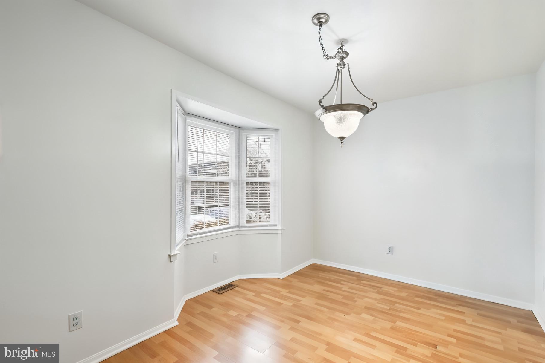 CROFTON SQUARE - Residential Lease