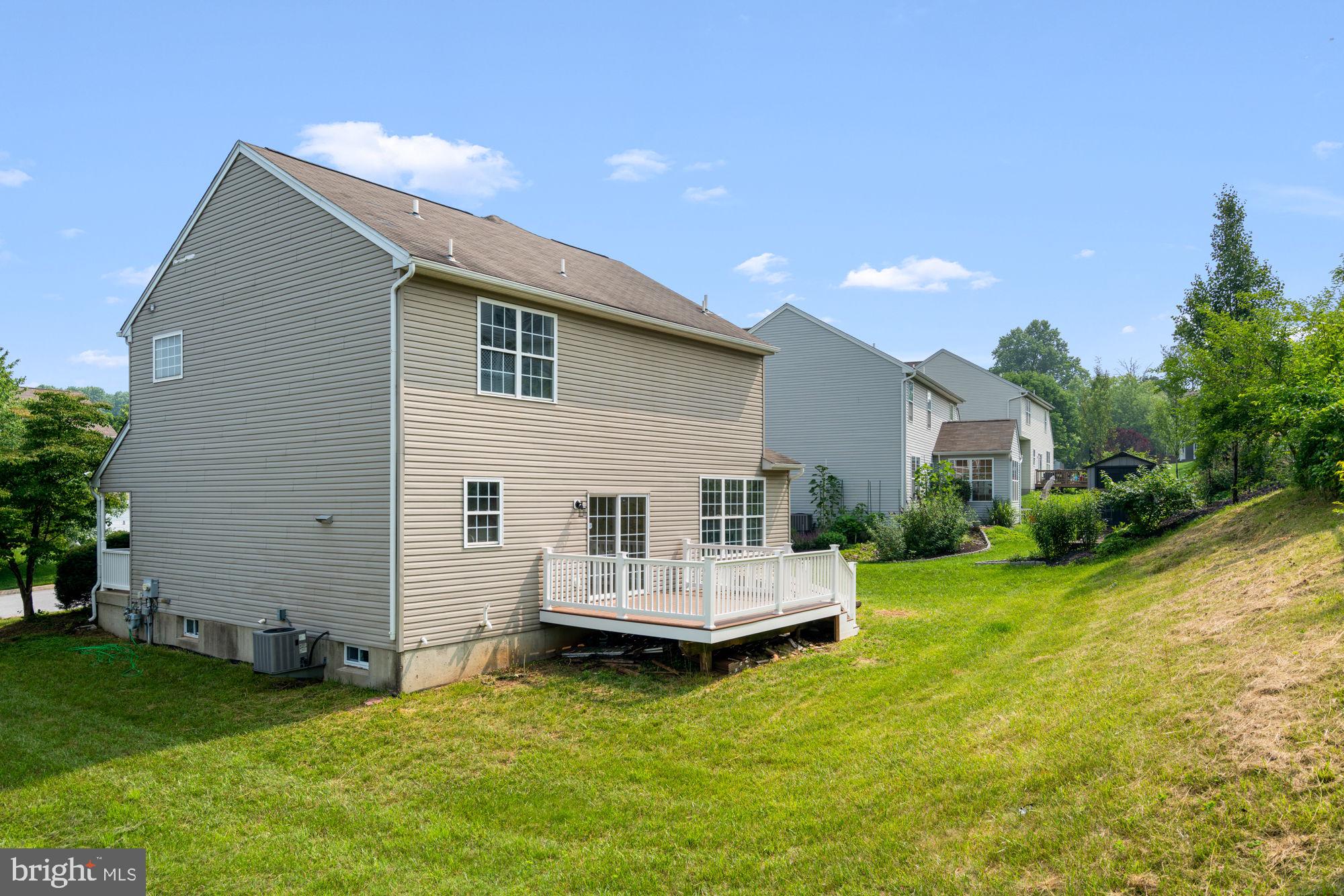 MEADOWBROOK - Residential