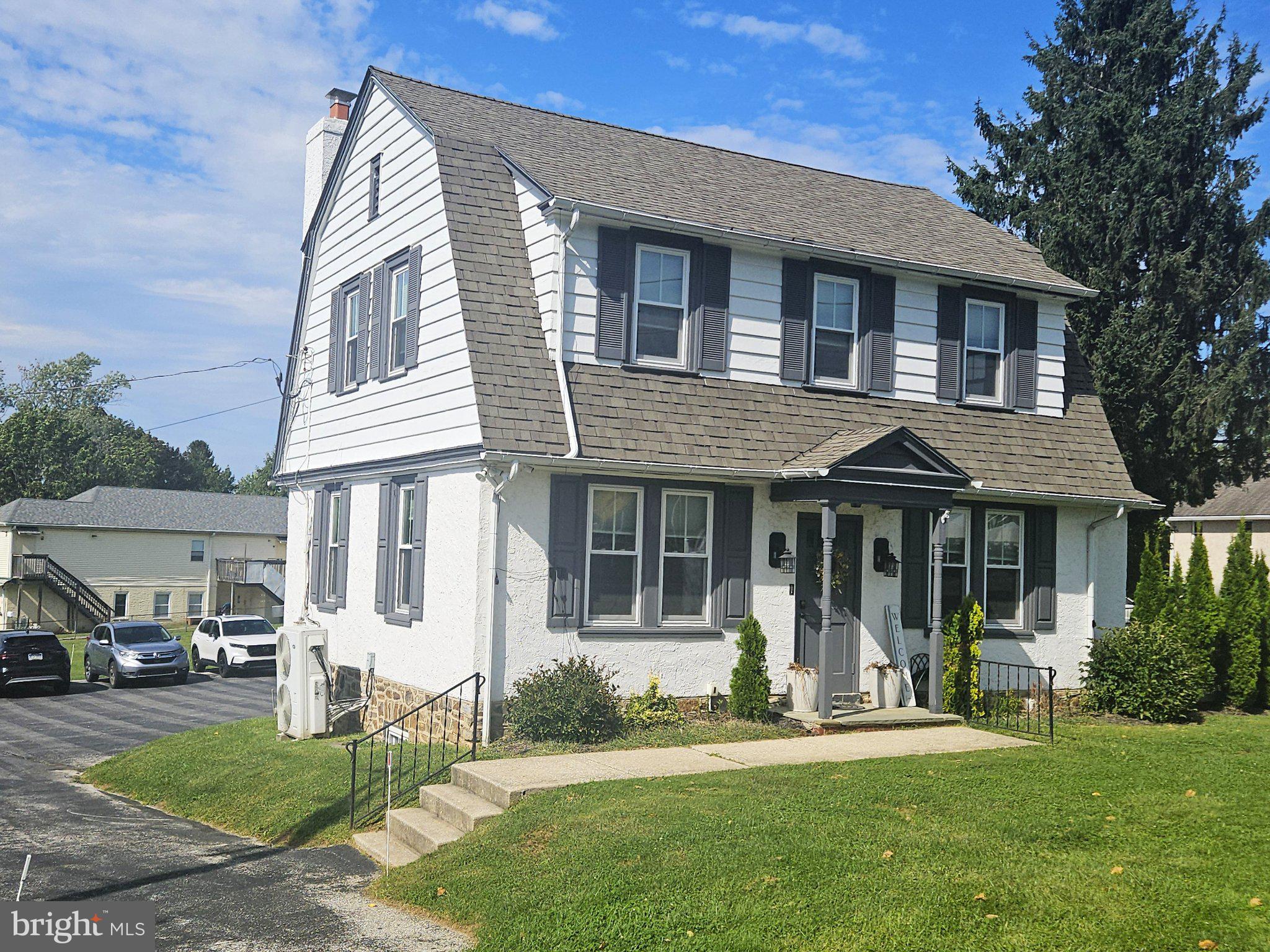 397 W LANCASTER AVENUE
