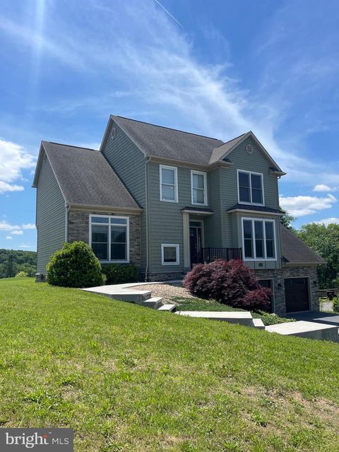 2238 CASTLEGREEN DRIVE GREENCASTLE PA 17225