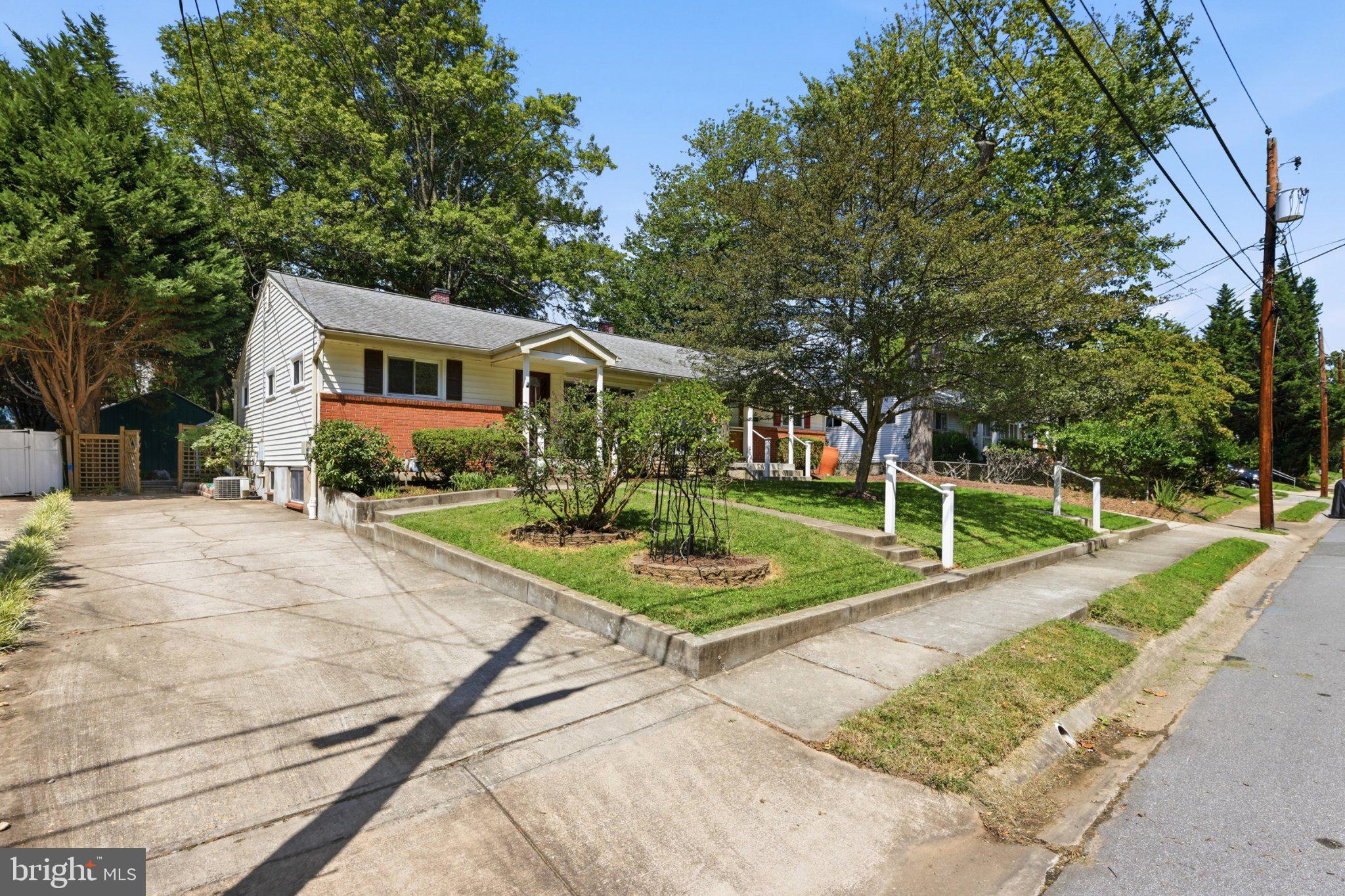 631 W LYNFIELD DRIVE