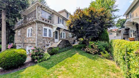 Townhouse For Sale - 333 W Ridley Avenue<br/> Delaware County, RIDLEY PARK, PA 19078