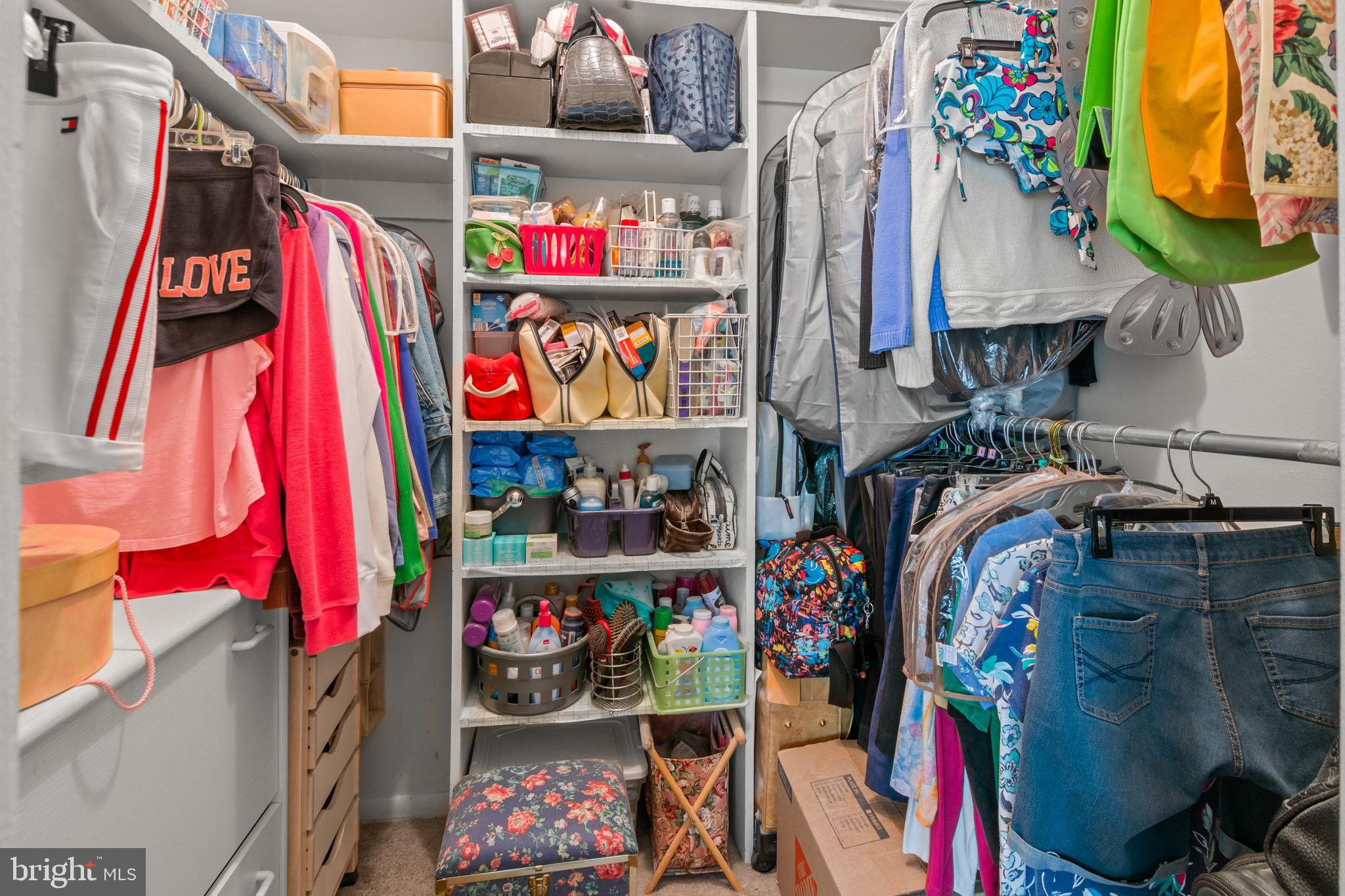 AMERICANA CENTRE - Residential