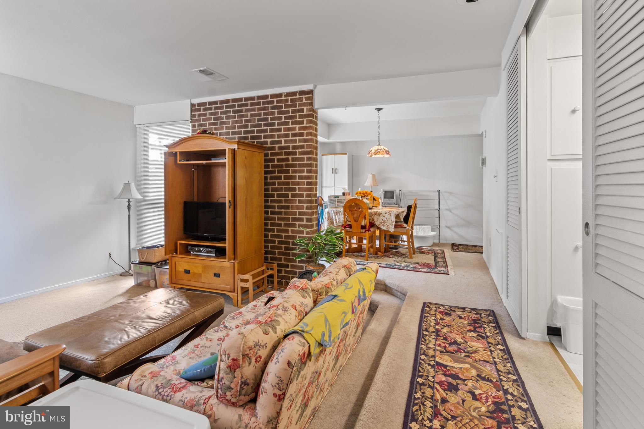 AMERICANA CENTRE - Residential