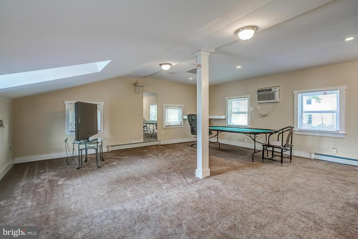 CALIFORNIA GROVE - Residential