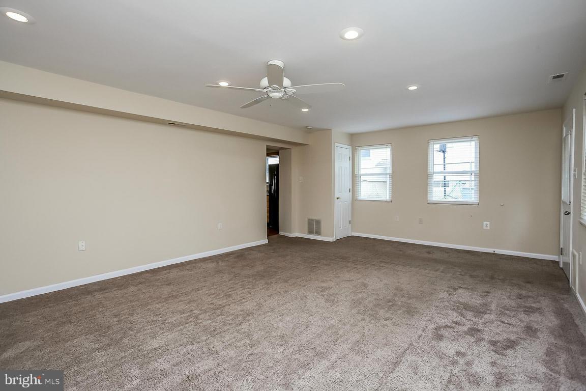 CALIFORNIA GROVE - Residential