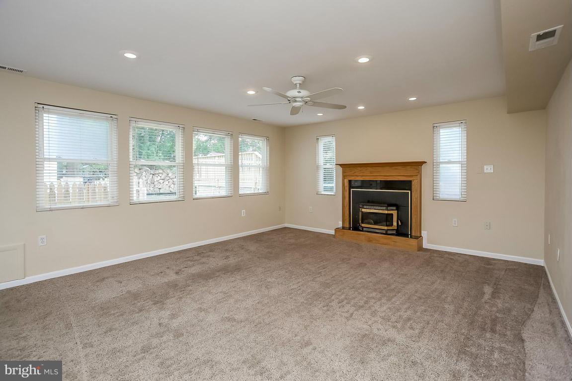 CALIFORNIA GROVE - Residential