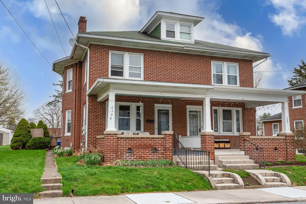 Photo of 139 N Hanover Street, ELIZABETHTOWN, PA 17022 (MLS # PALA2086070)