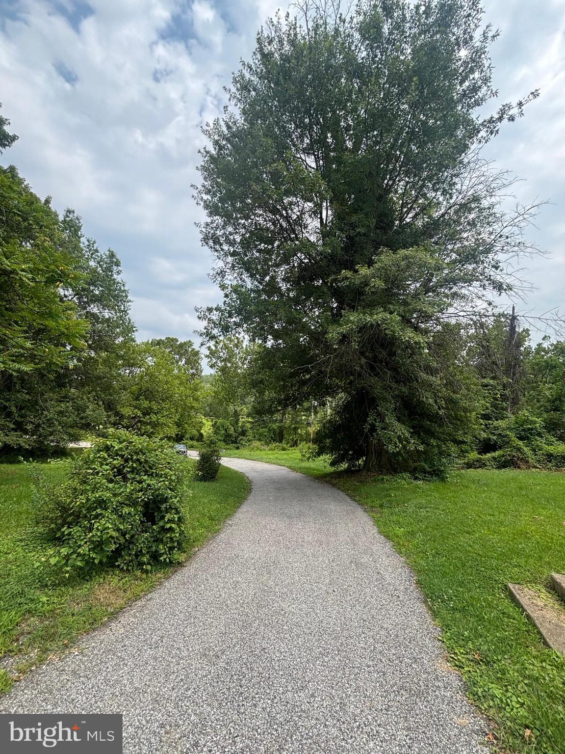 5808 RACE ROAD