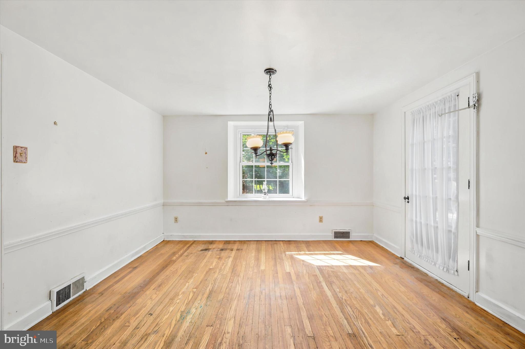 724 JOHNS LANE