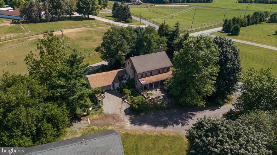 Light Commercial zoned 14 Acre property with 650' road frontage on route 41 (14,000 vehicle per day), 950' on Hood Rd, and 1000' on route 926. Presently being used as a horse farm with house and barn but numerous commercial potential. Natural gas is available as well for this commercial property!

Can also be purchased with 2195 Gap/Newport Pike for a total of 22 Commercial Acres with even more 41+926 road frontage.