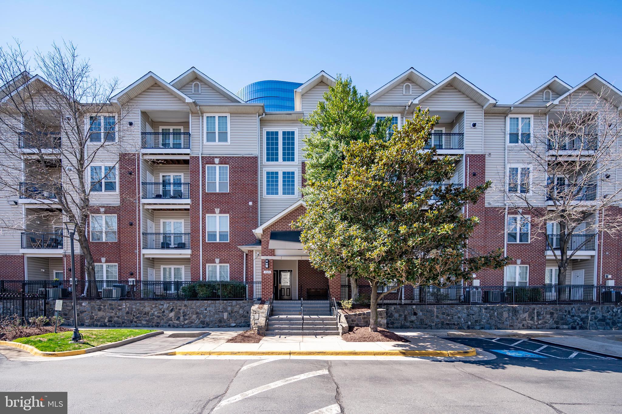 GATES OF MCLEAN - Residential