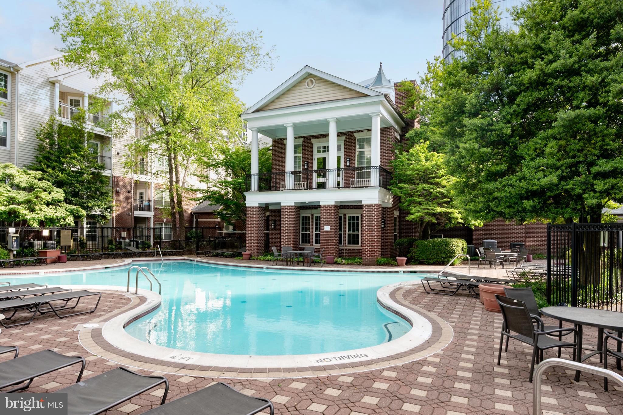 GATES OF MCLEAN - Residential