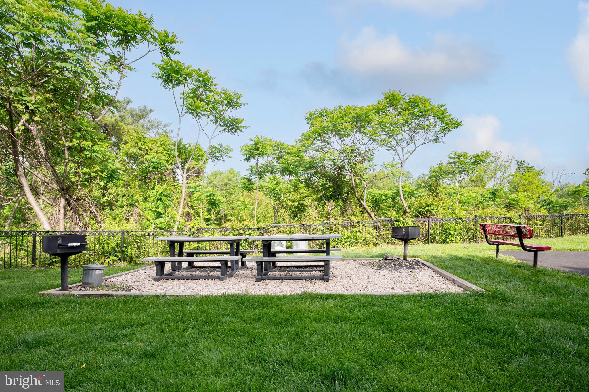 GATES OF MCLEAN - Residential