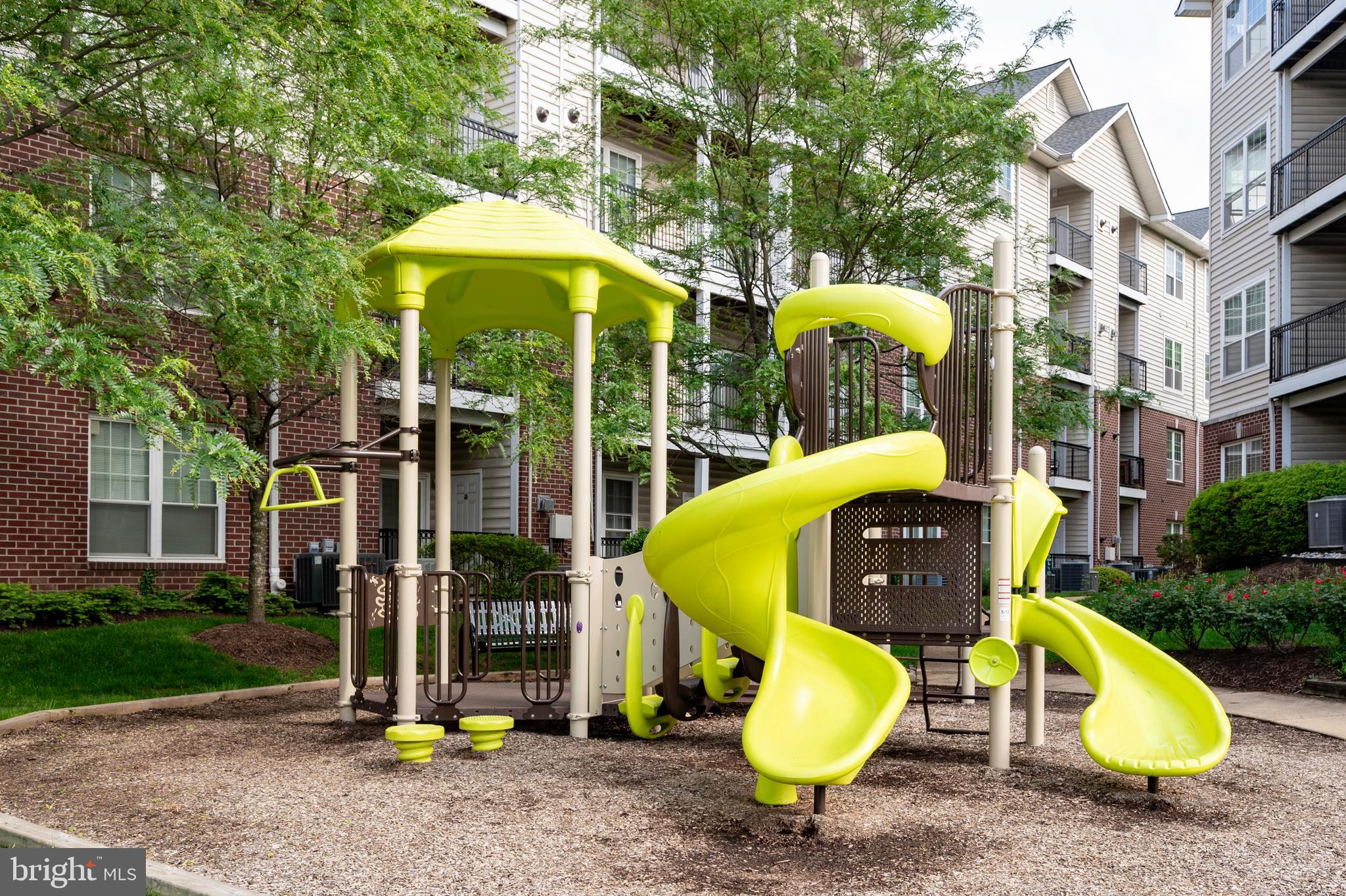 GATES OF MCLEAN - Residential