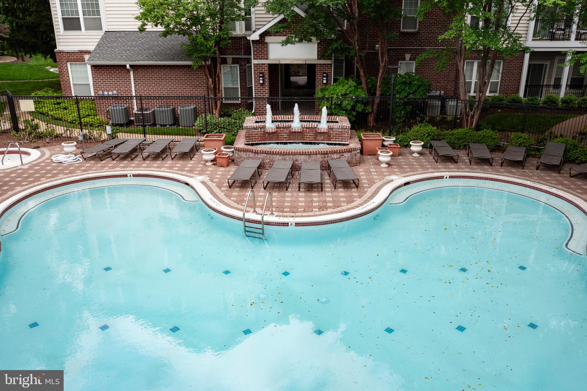 GATES OF MCLEAN - Residential