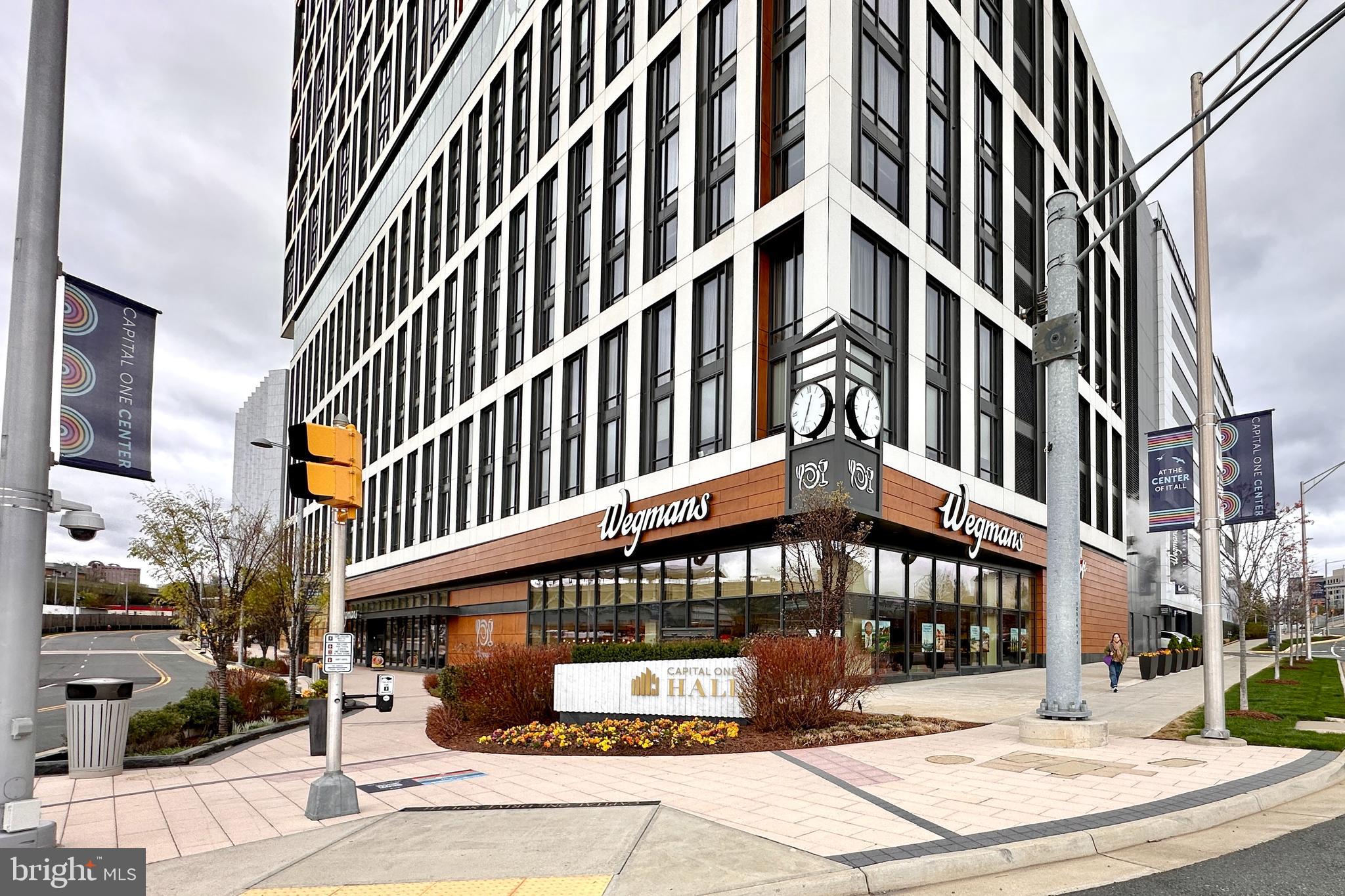 GATES OF MCLEAN - Residential