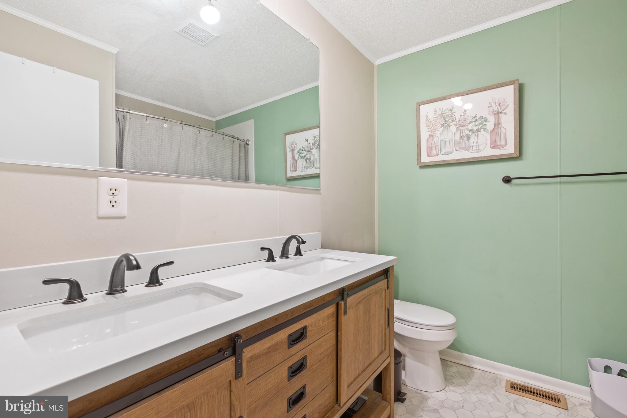 SKY-LIN PARK - Residential