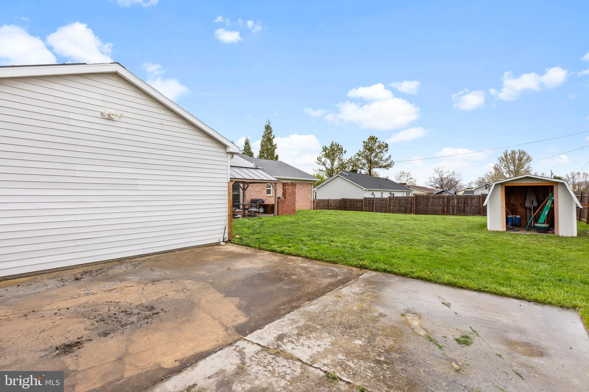 SKY-LIN PARK - Residential