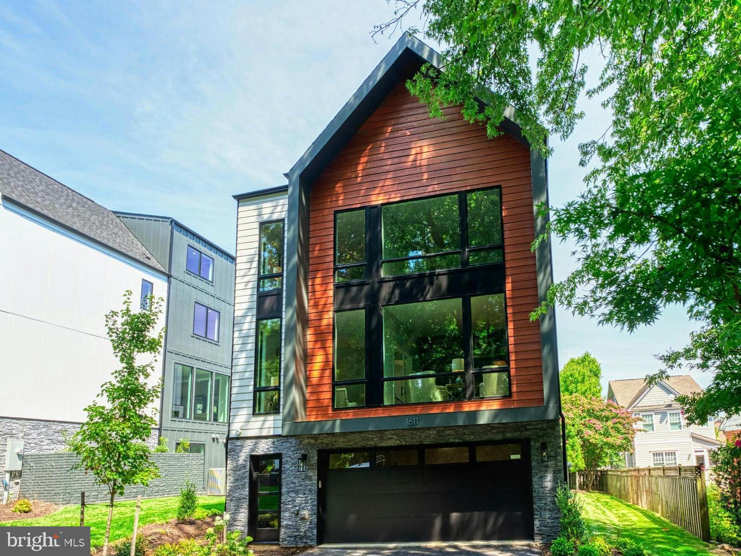 HUNTING RIDGE - Residential