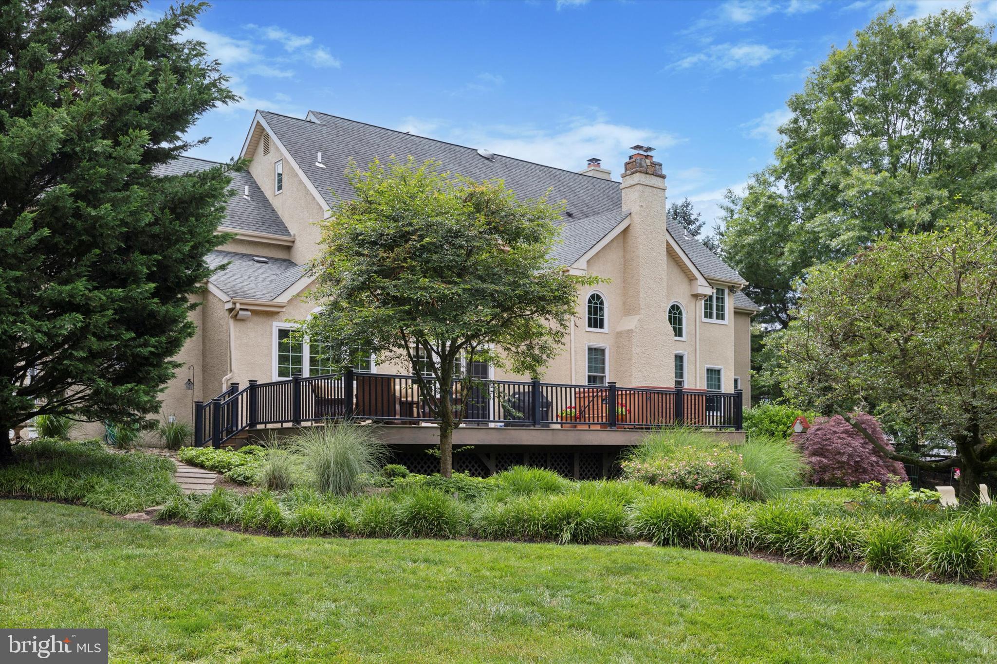 HILLCREST MDWS - Residential